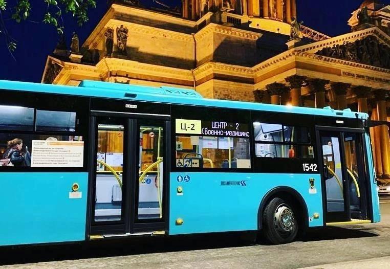 Автобусы будут возить жителей и гостей Петербурга в «Ночь музеев»