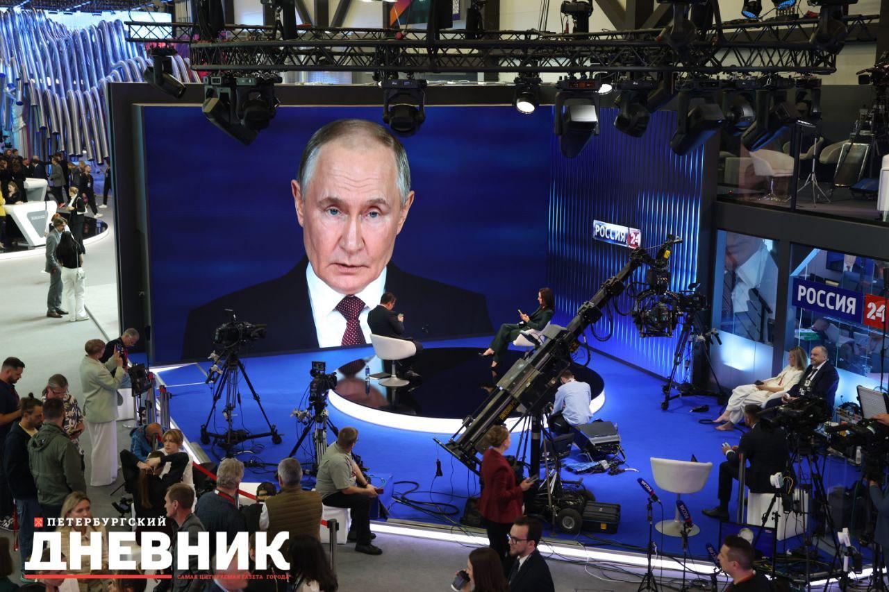 Более 550 тысяч обращений поступило на прямую линию Путина