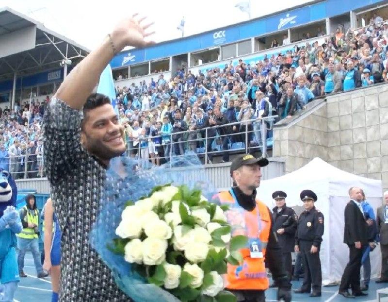 Бразилец Халк поздравил «Зенит» с днем рождения