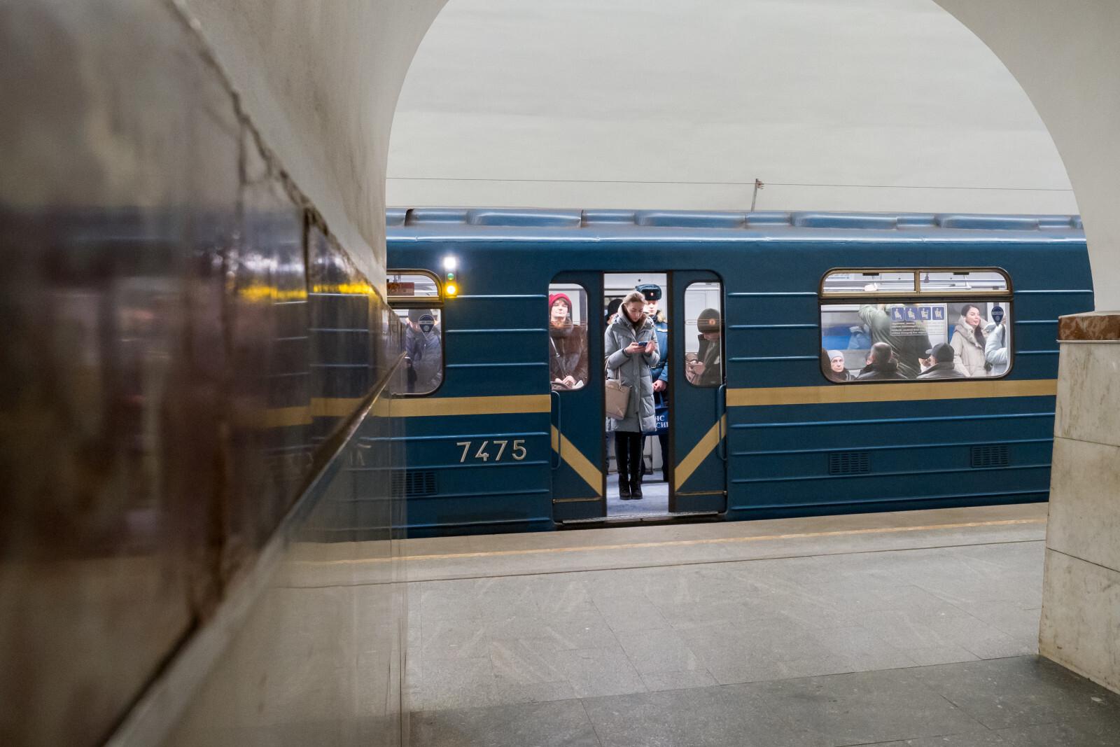 Движение поездов на второй линии метро идет в обычном режиме