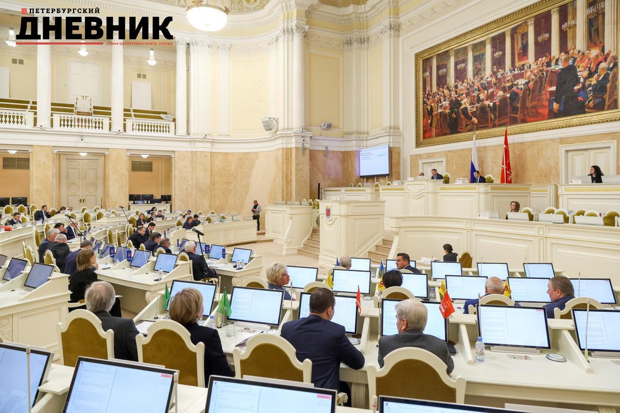 Фото: Александр Бельский подвел итоги заседания Законодательного собрания Петербурга