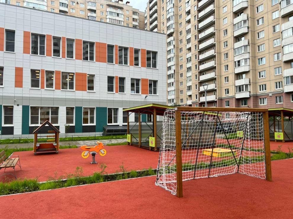 Глава Петербурга рассказал о строительстве социальных объектов