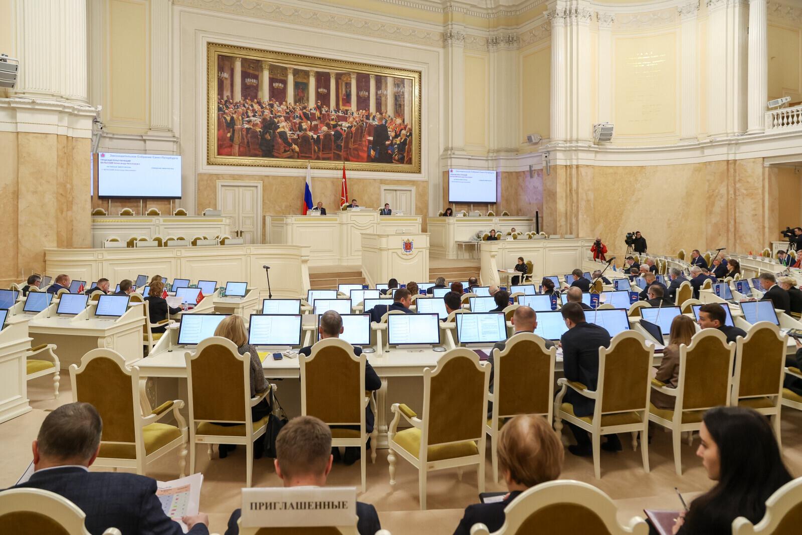 Лидеры фракций Заксобрания Петербурга рассказали о планах на зиму