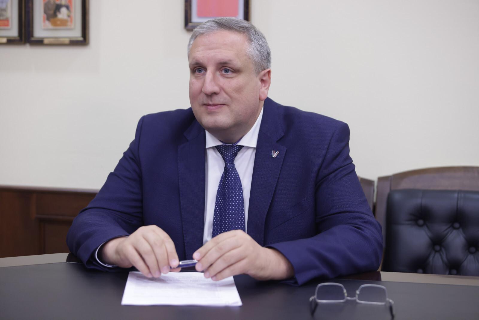 Максим Мейксин: в 27 МО Петербурга вакантны 35 мандатов