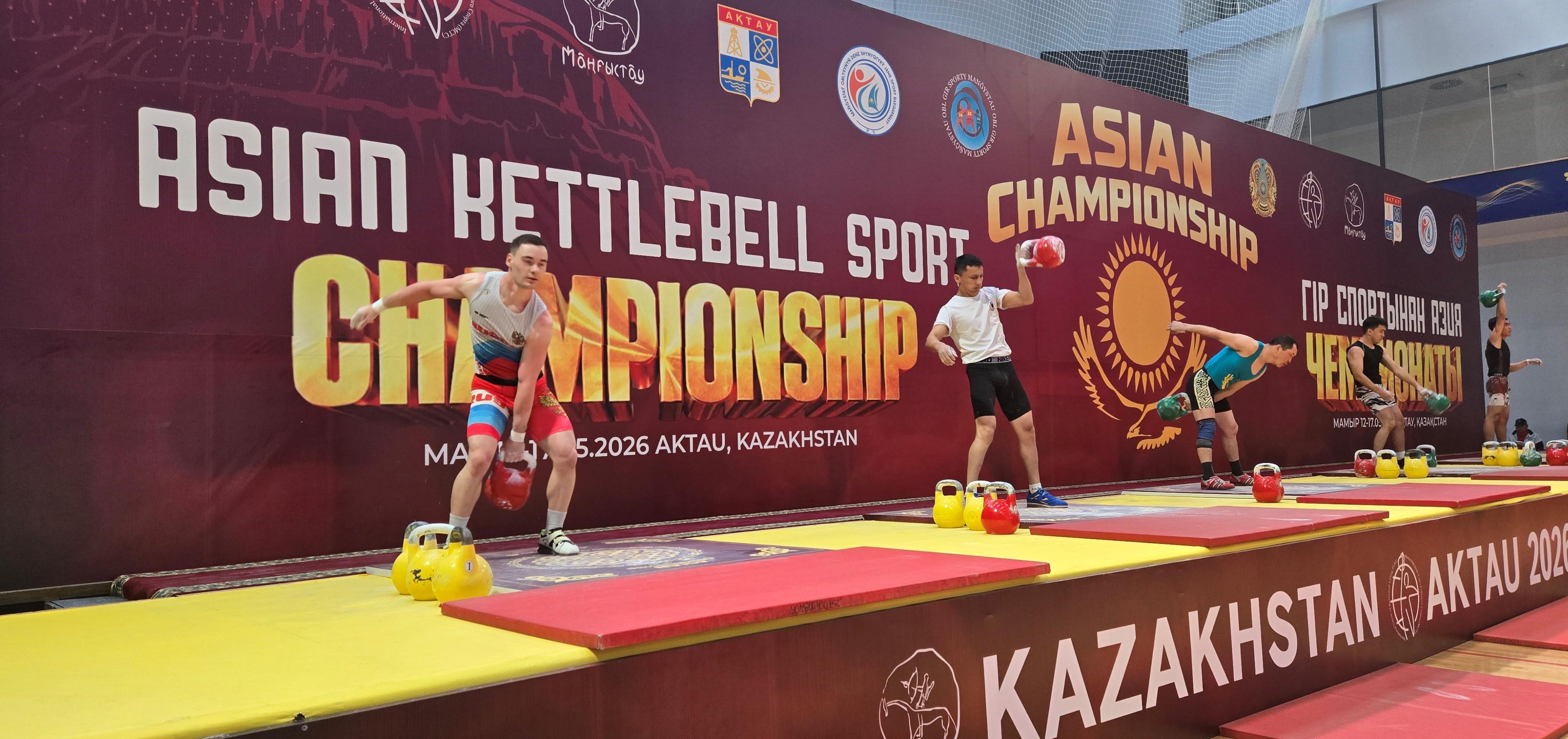 Петербургские гиревики вошли в число лидеров чемпионата и первенства Азии