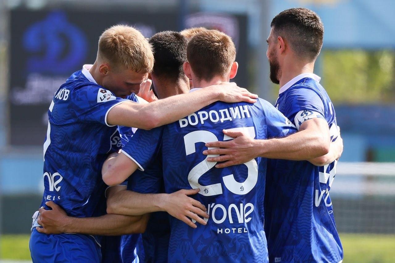 Петербургское «Динамо» взяло верх над подмосковным «Космосом» – 2:0