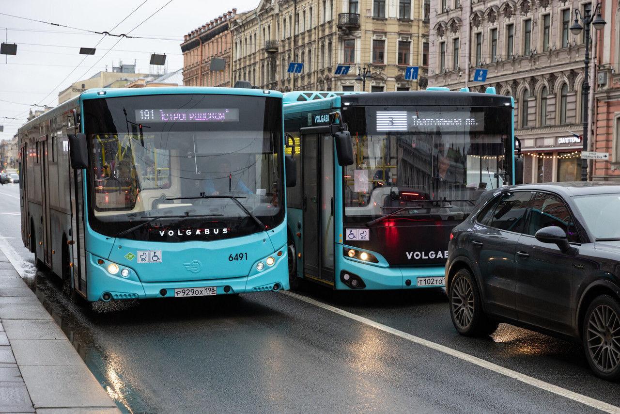 Петербуржцам напомнили, как следить за изменениями общественного транспорта без интернета