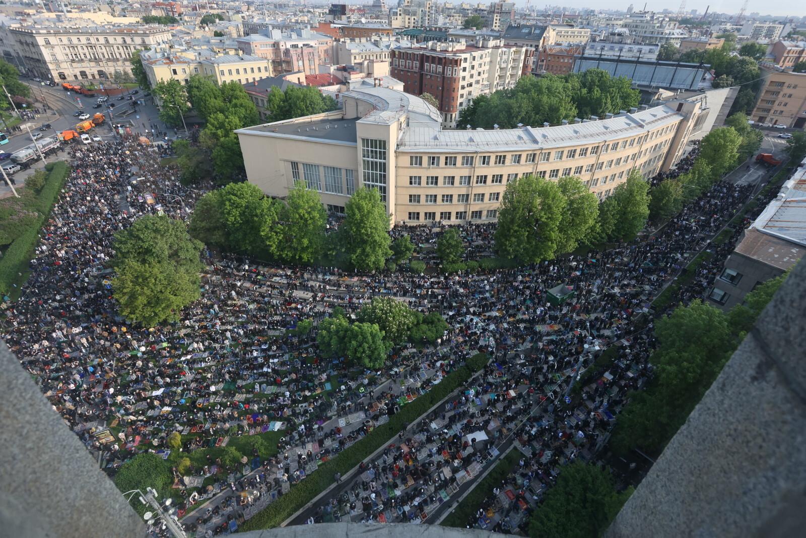 Празднование Курбан-байрама ограничит движение в Петербурге в День города
