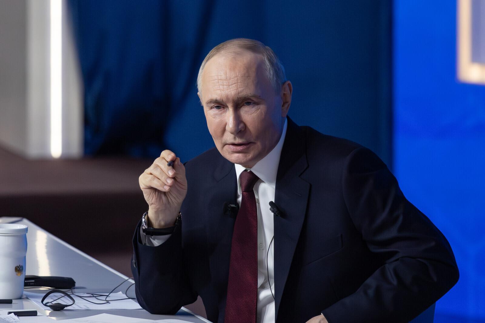 Путин при проверках госслужащих обязал учитывать доходы их детей