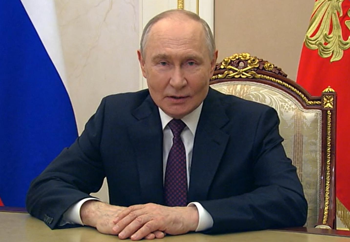 Путин утвердил основы исторического просвещения в детских садах, школах и вузах