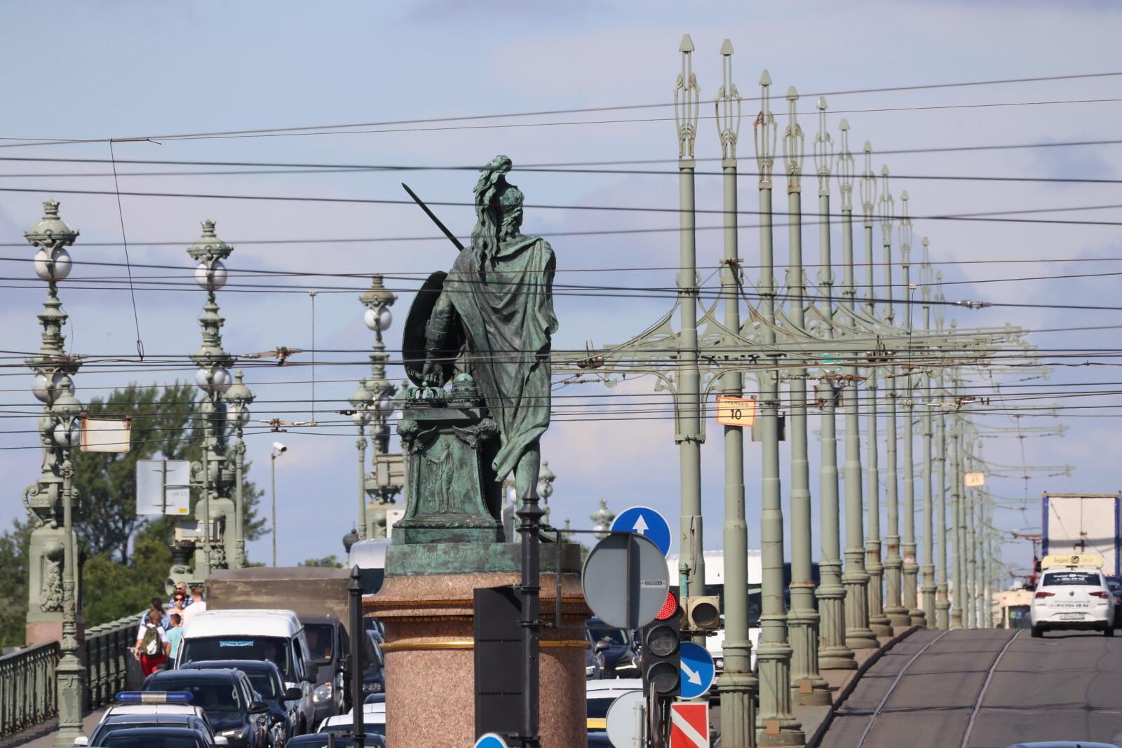 Транспортная прокуратура проверит инцидент с катером, потерявшим ход у Троицкого моста