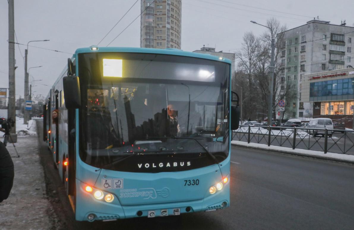 В Петербурге для общественного транспорта на неделю перекроют часть проспекта Пятилеток