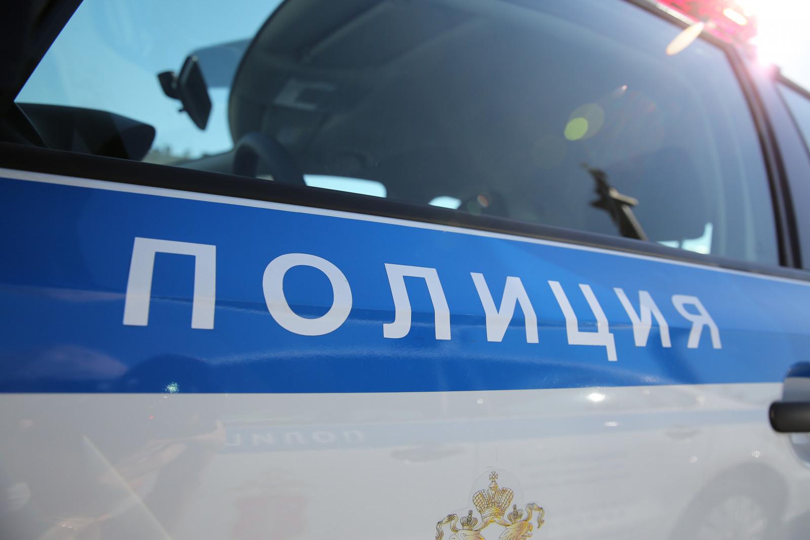 В Петербурге мошенники заставили подростка вскрыть сейф в чужой квартире