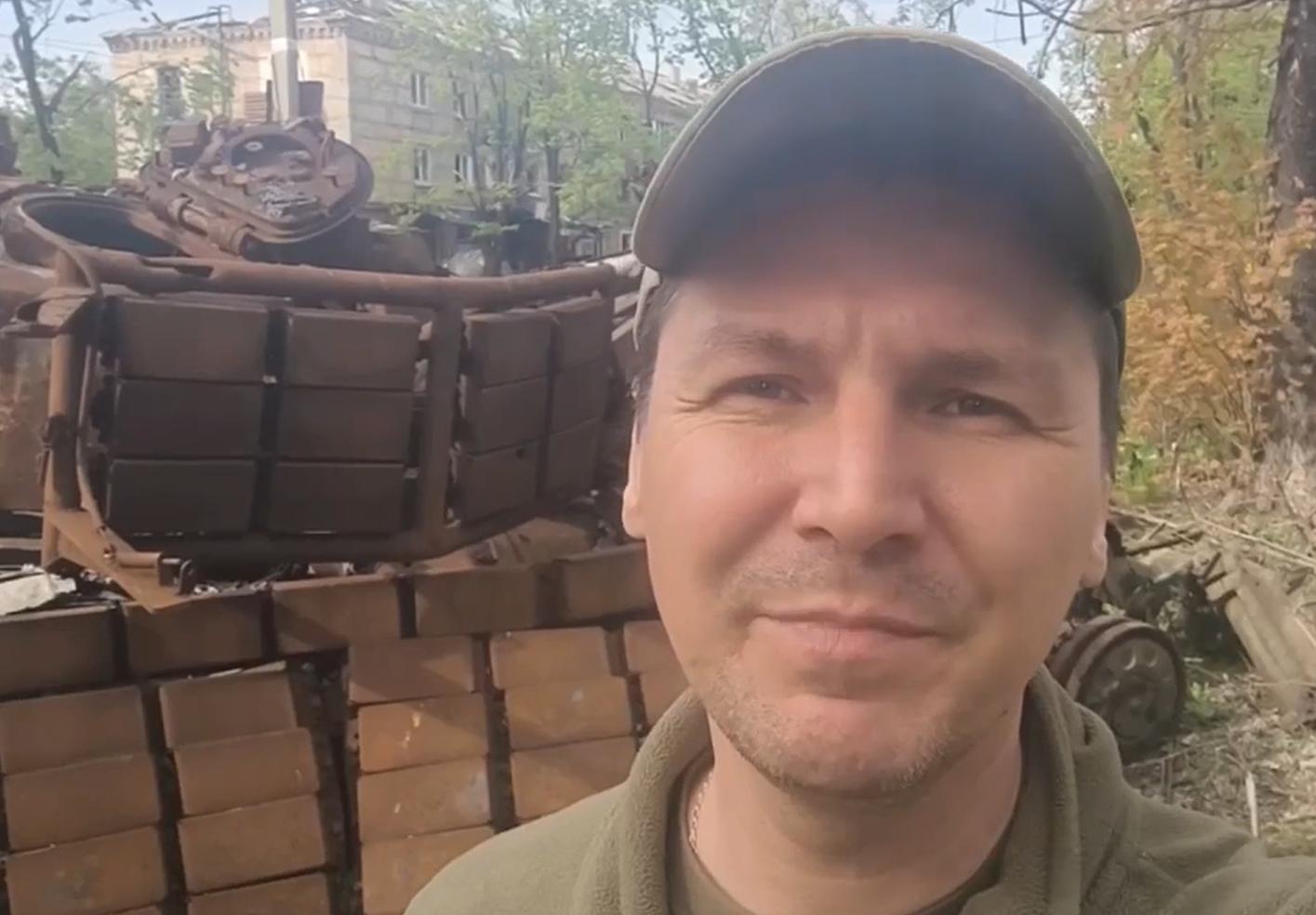 Видео: писатель Дмитрий Филиппов поздравил россиян с 9 Мая из ДНР