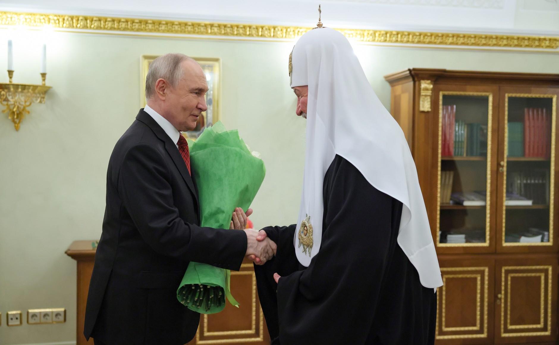 Владимир Путин поздравил патриарха Кирилла с днем тезоименитства