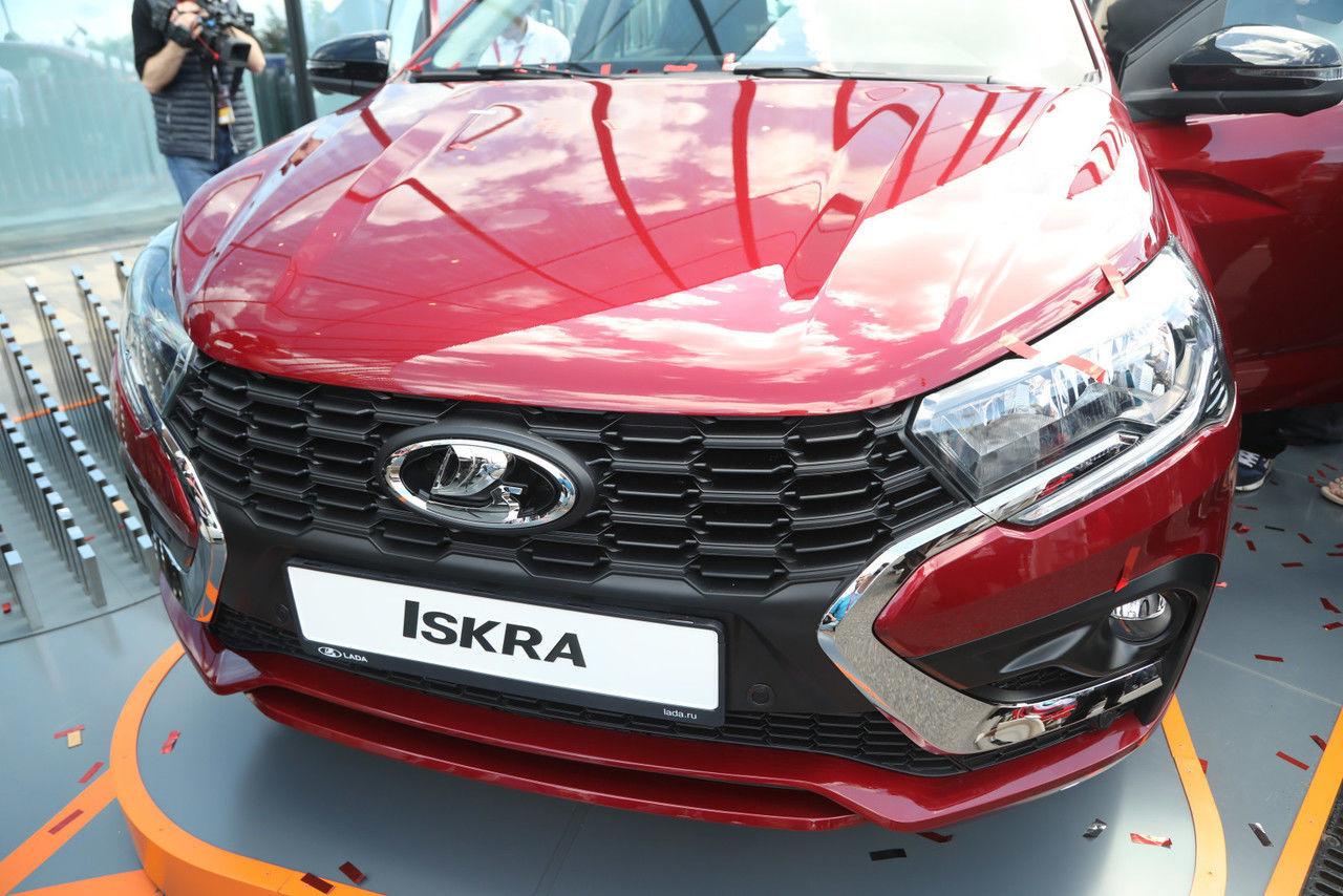 За год АвтоВАЗ продал более 7 тысяч Lada Iskra